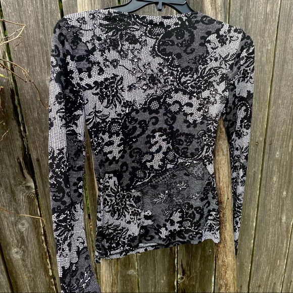 CACHE V NECK LONG SLEEVE - Picture 5 of 5
